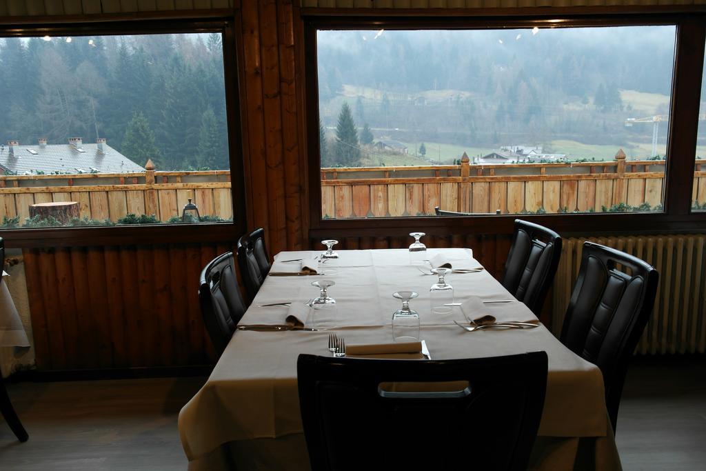Albergo Al Maniero Ponte Di Legno Exterior foto